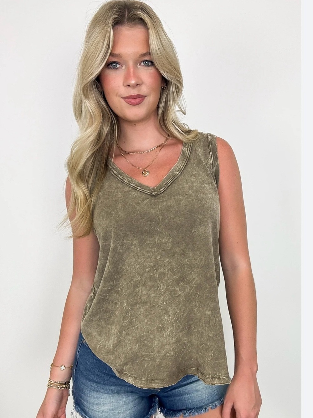 Terra & Sky tank top features an olive green design size 14w